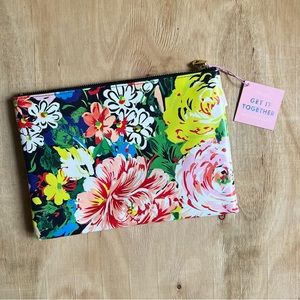 NWT ban.do Get it Together Wristlet Pouch in Flower Shop